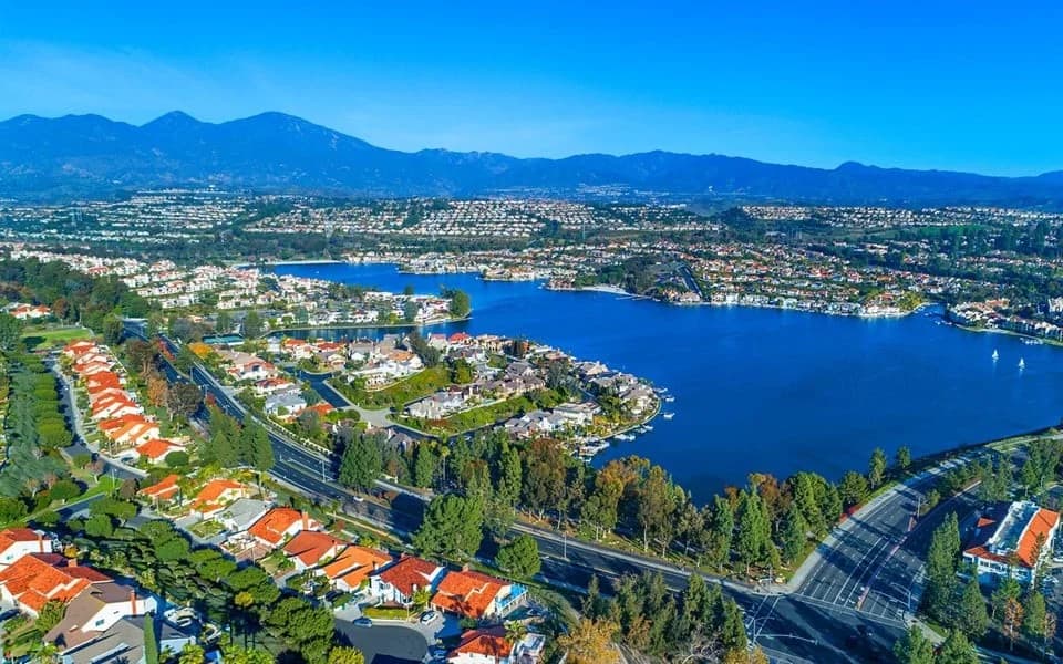 Garage Door Services in Mission Viejo, California | Urgent Garage Doors